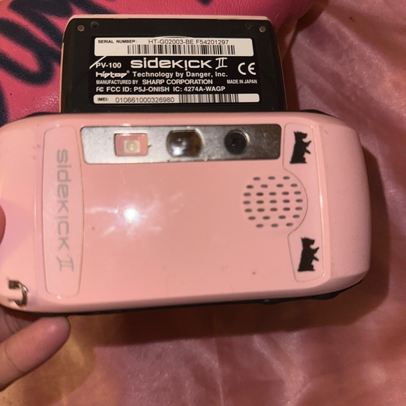 Selling a Rare Pink Juicy Couture Sidekick Phone!!💗💖🩷 - Picture 4 of 8